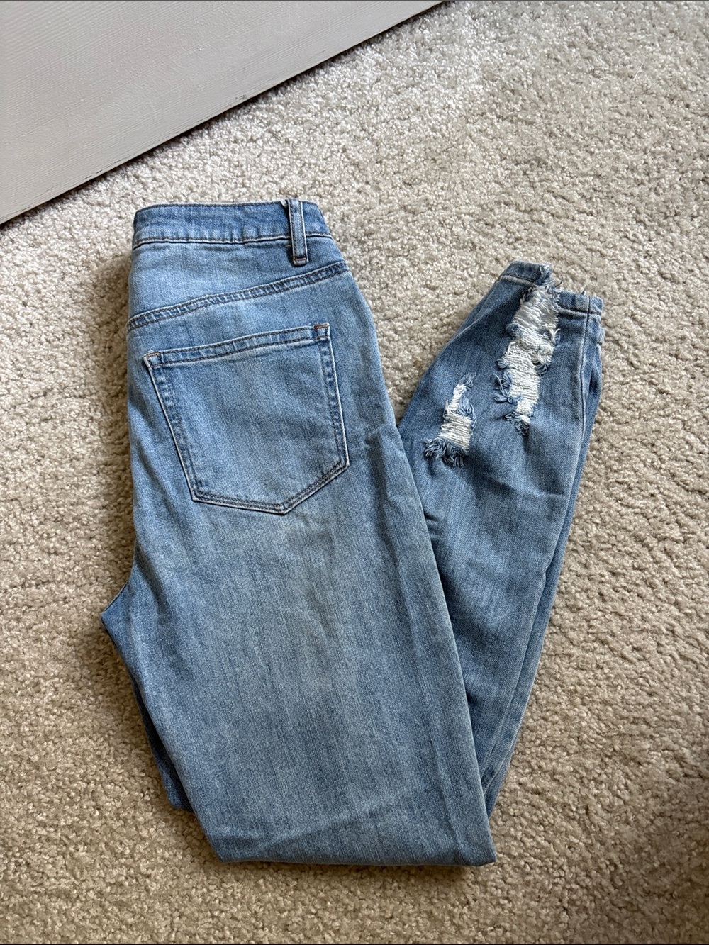 Forever 21 Light Blue Boyfriend Jeans with Distressed Knee